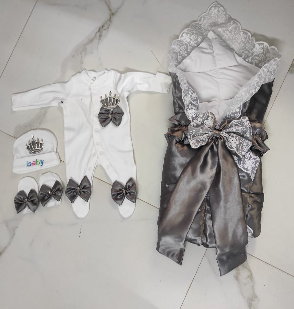Luxury Newborn Arrival Set